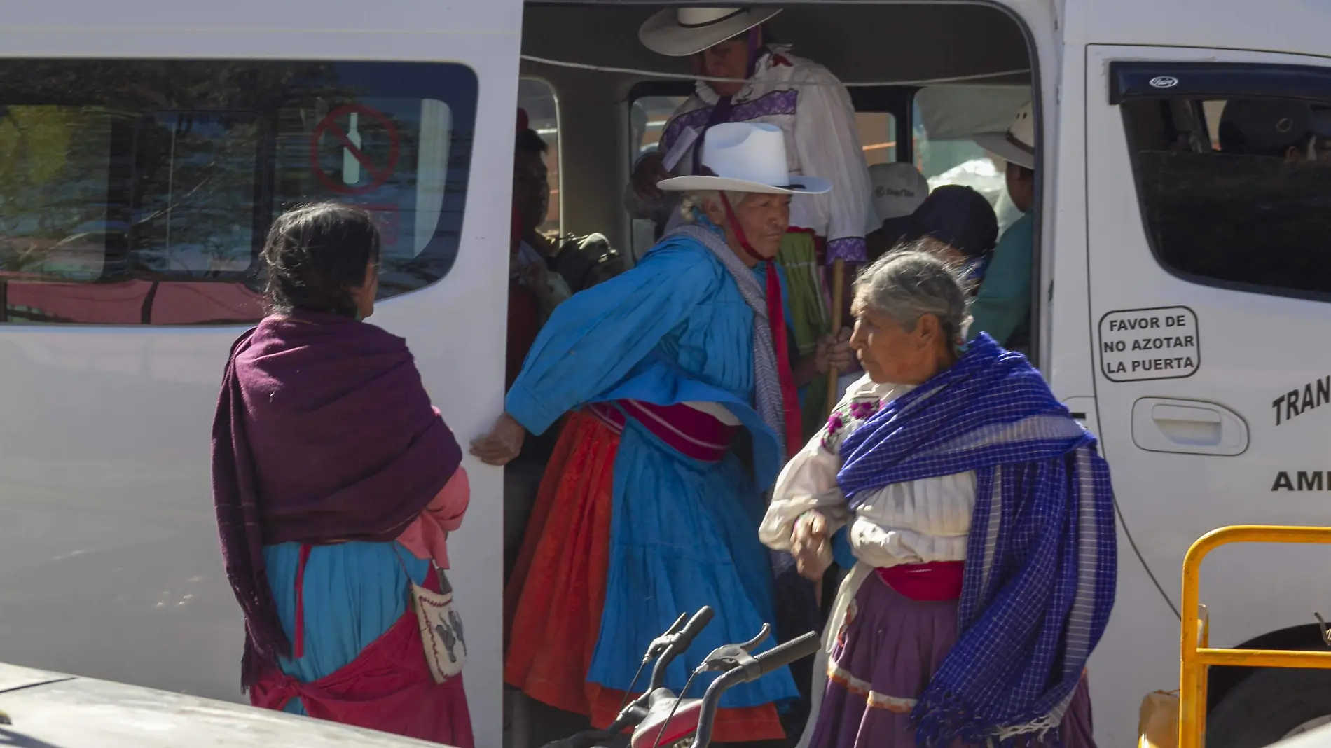 Población indígena es incluida en los servicios de salud, refirió el funcionario estatal. Foto César Ortiz.